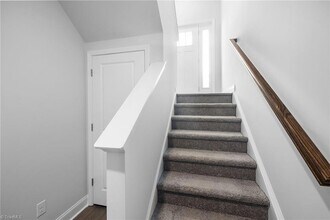 1729 University Dr, Unit D1 in Burlington, NC - Building Photo - Building Photo