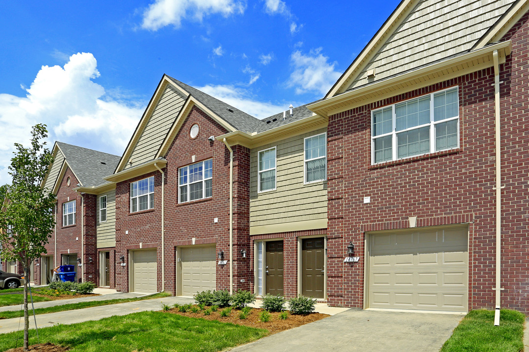 Brickhaven Townhomes in Shelby Township, MI - Building Photo