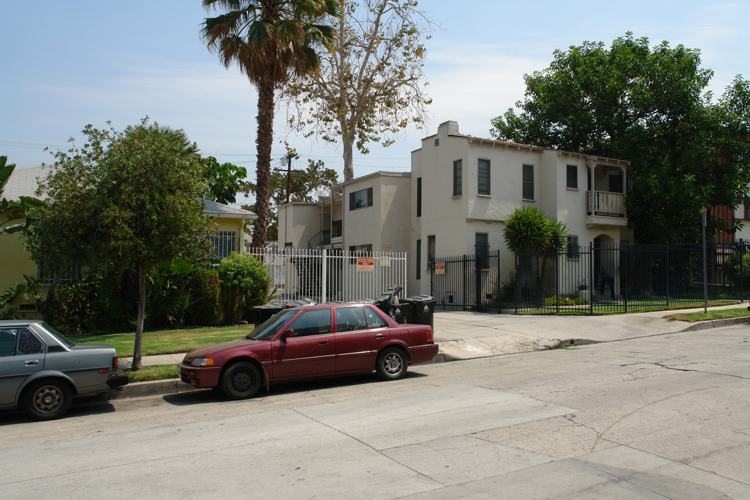 2507 W 4th St in Los Angeles, CA - Building Photo