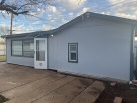 5605 45th St in Lubbock, TX - Building Photo