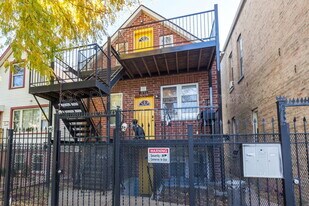 1833 N Drake Ave in Chicago, IL - Building Photo