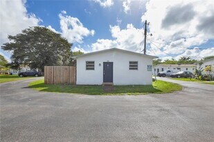 567 NW 90th St, Unit 3 in El Portal, FL - Building Photo