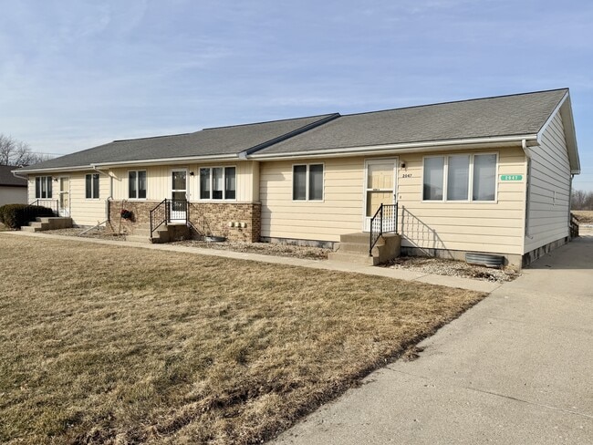 2047 Colony Ct in Beloit, WI - Building Photo - Building Photo