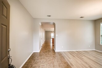 5841 Sardinia Dr in Round Rock, TX - Building Photo - Building Photo