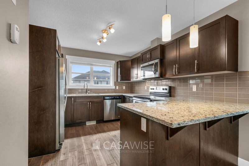 401-401 Southfork Dr in Leduc, AB - Building Photo