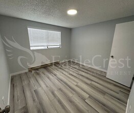 320NEC in College Place, WA - Building Photo - Building Photo