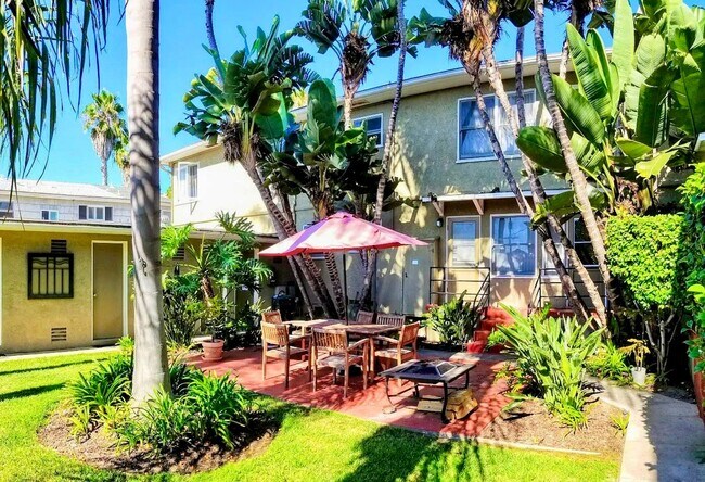 6504 La Jolla Blvd-Unit -6504 La Jolla Blvd in San Diego, CA - Building Photo - Building Photo