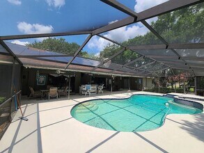907 Centerbrook Dr in Brandon, FL - Building Photo - Building Photo