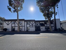 10635 Sherman Grove Ave in Los Angeles, CA - Building Photo
