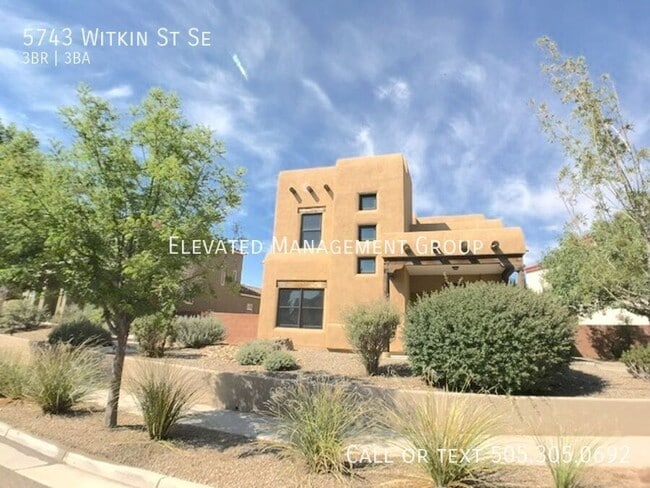 5743 Witkin St SE in Albuquerque, NM - Foto de edificio - Building Photo
