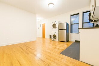 282 Cabrini Blvd in New York, NY - Building Photo - Building Photo