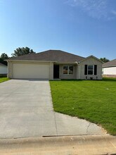 5111 Yukon Dr in Jonesboro, AR - Building Photo - Building Photo