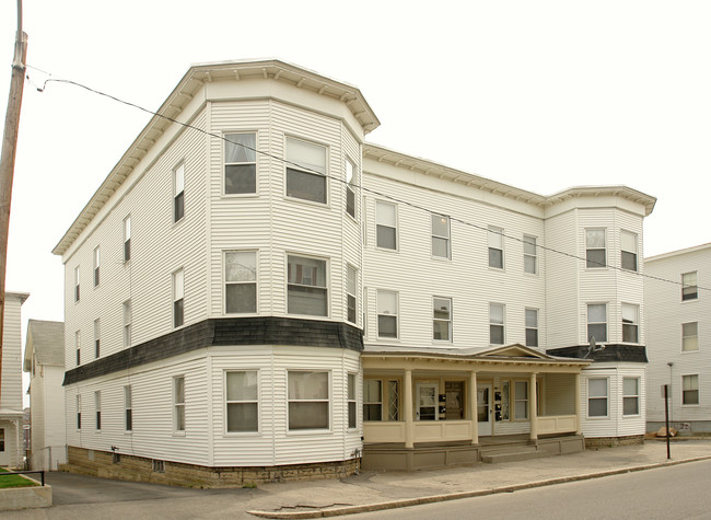 217-221 Notre Dame Ave in Manchester, NH - Foto de edificio - Building Photo