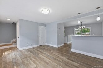 132 Waverly Ave in Mamaroneck, NY - Building Photo - Building Photo