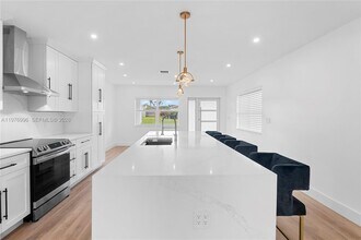 461 SW 1st St in Boca Raton, FL - Building Photo - Building Photo