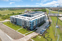 Alta Riverside in Irving, TX - Building Photo - Building Photo