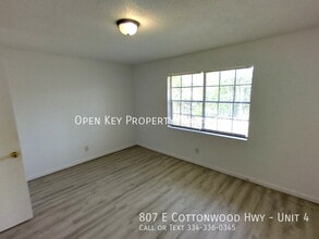 807 E Cottonwood Rd in Dothan, AL - Building Photo - Building Photo