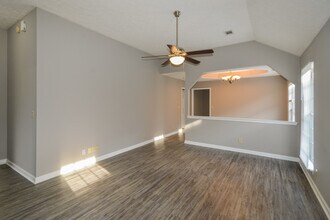 120 Ridgeview Dr in Millbrook, AL - Building Photo - Building Photo