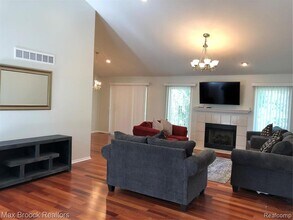 5273 Simpson Lake Rd in West Bloomfield Township, MI - Building Photo - Building Photo