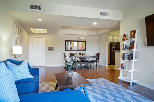 6940 Sepulveda in Van Nuys, CA - Building Photo - Building Photo