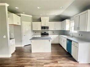 5903 SW Peaceful Ave in Bentonville, AR - Building Photo - Building Photo