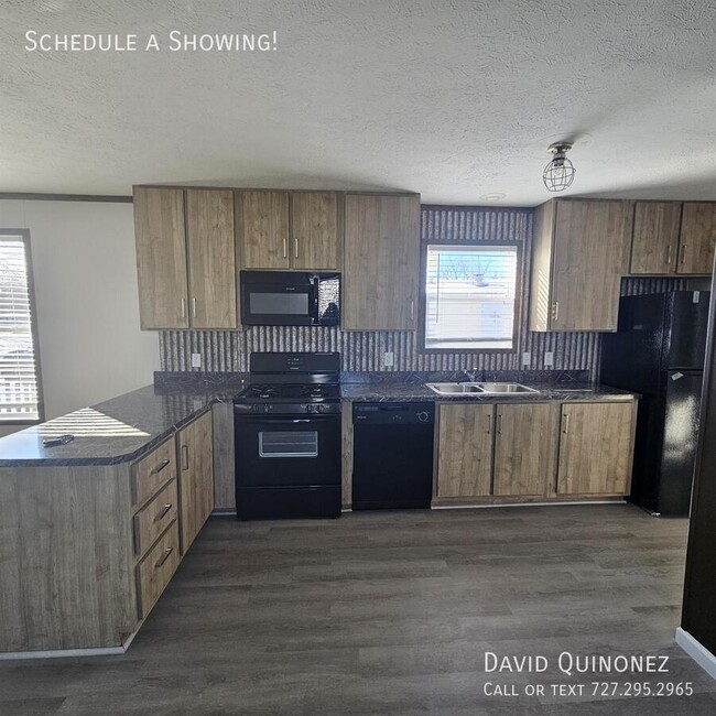 5705 Heather View Ln in Fort Wayne, IN - Building Photo - Building Photo