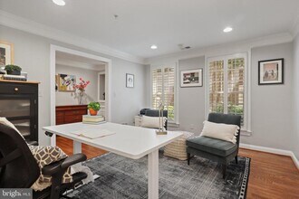 1223 Roundhouse Ln in Alexandria, VA - Building Photo - Building Photo