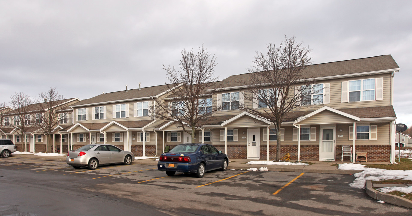 Creek House Commons in Rochester, NY - Building Photo