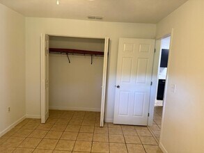 3961 SE 18th Ave, Unit D in Ocala, FL - Foto de edificio - Building Photo
