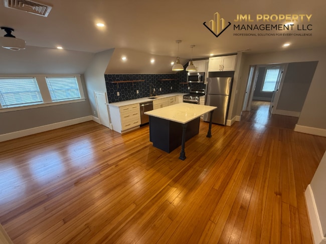 50 E Clinton St in New Bedford, MA - Building Photo - Building Photo