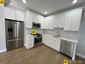 14 Mount Hood Rd in Boston, MA - Foto de edificio - Building Photo