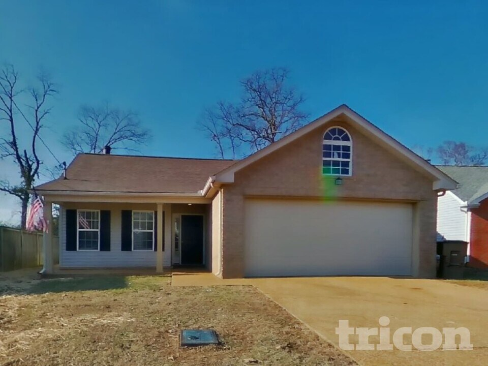 1956 Port James Cir in Nashville, TN - Foto de edificio