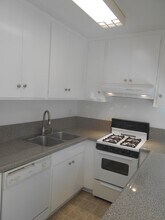 325 Bay St. in Santa Monica, CA - Building Photo - Building Photo