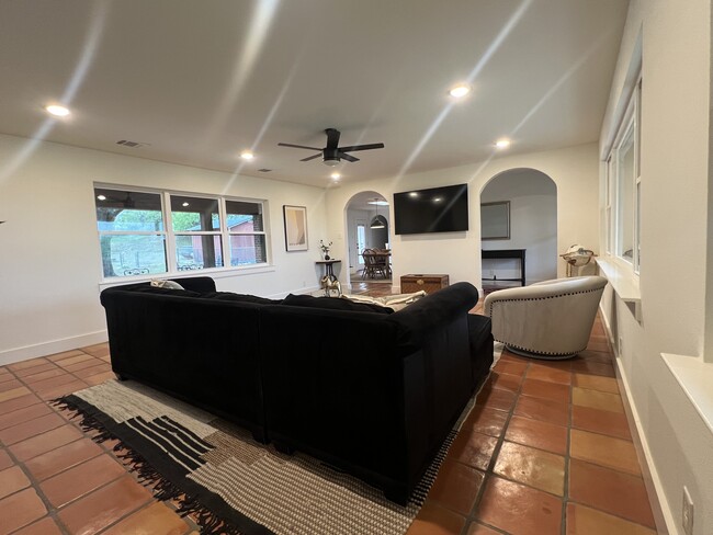 property at 5105 Circle Ridge Dr W
