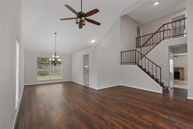 4807 Shadowdale Dr in Houston, TX - Building Photo - Building Photo