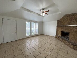 112 Mesa Dr in Glenn Heights, TX - Building Photo - Building Photo