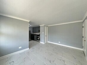 2751 W North Shore Ave, Unit #G in Chicago, IL - Building Photo - Building Photo