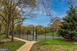 2707 S Walter Reed Dr in Arlington, VA - Building Photo - Building Photo