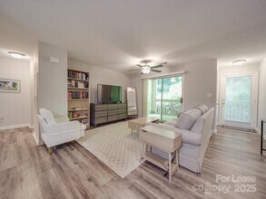 1052 Churchill Downs Ct in Charlotte, NC - Building Photo - Building Photo