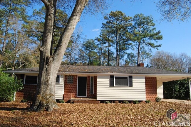 property at 160 Harold Dr