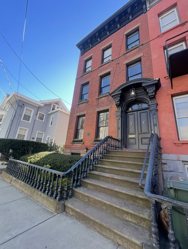 property at 40 Trumbull St