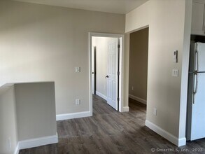 23 Charron St in Bridgeport, CT - Foto de edificio - Building Photo