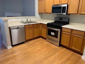 1504 Cove Creek Cir, Unit 304 in Norcross, GA - Building Photo - Building Photo