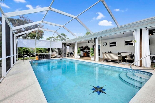 1104 NW 12th Terrace in Stuart, FL - Building Photo - Building Photo