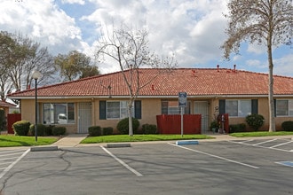 Valle De Las Brisas - Seniors Only 62+ in Madera, CA - Building Photo - Building Photo