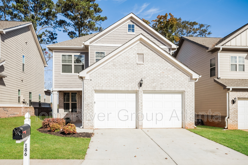 186 Daisy Cir in Mcdonough, GA - Building Photo