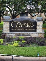 10555 Turtlewood Ct, Unit 1106 in Houston, TX - Building Photo