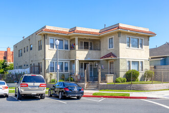 1210 Chestnut Ave in Long Beach, CA - Building Photo - Primary Photo