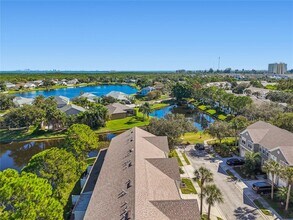 571 Shoreham Ct NE in St. Petersburg, FL - Building Photo - Building Photo