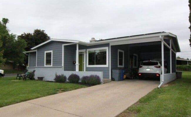Updated 3 Bed Home with Vaulted Ceilings, Solar Panels & Large Corner Lot! in Greeley, CO - Building Photo - Building Photo